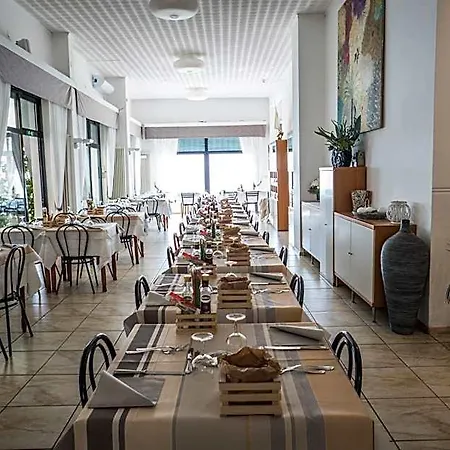 Hotel Maremola 2*