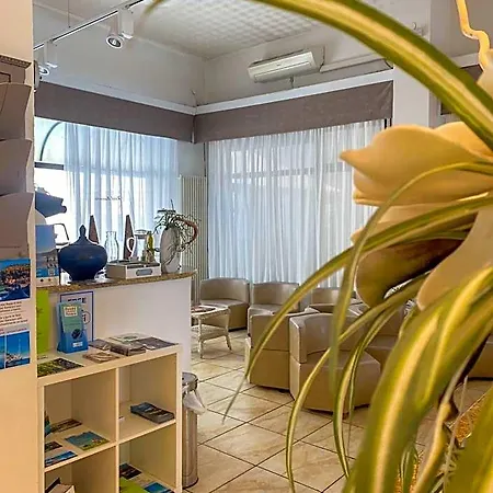 Hotel Maremola 2*